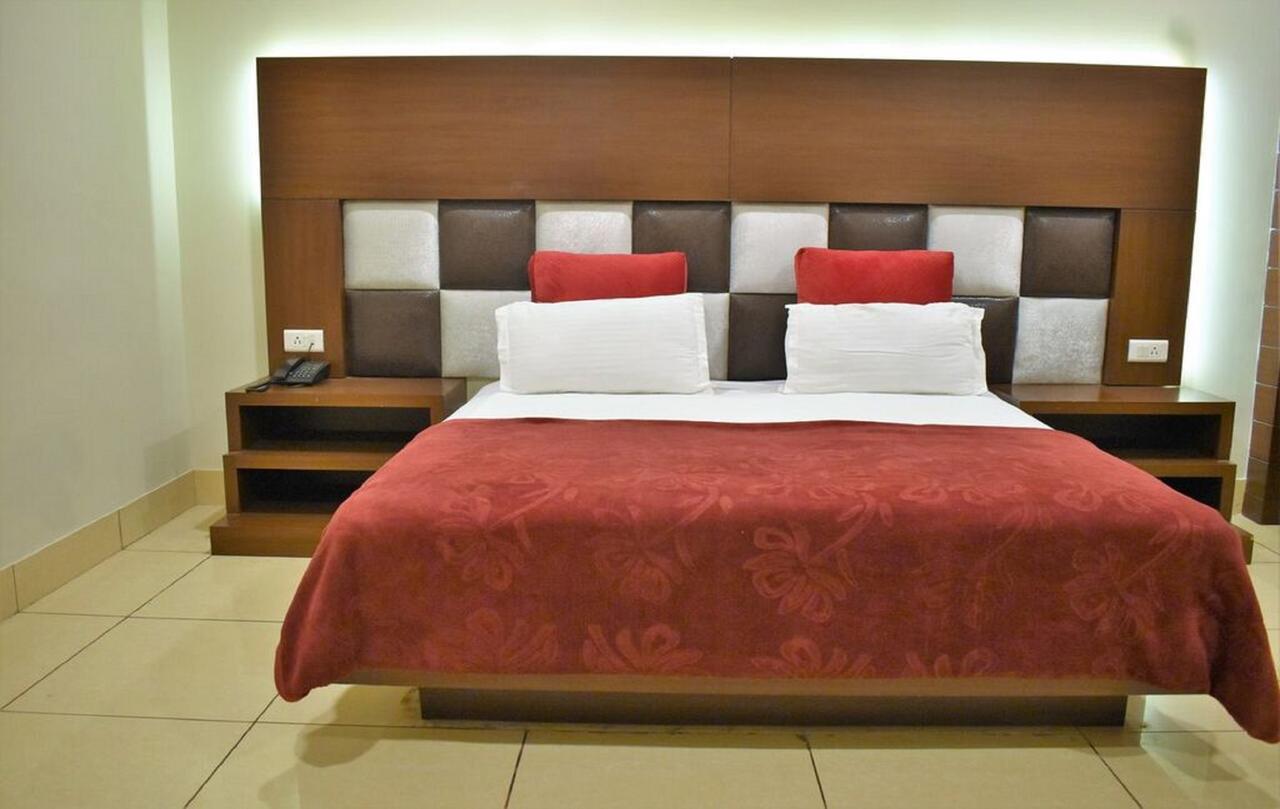 Hotel Ashish Continental Phagwāra エクステリア 写真